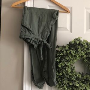 Boho olive linen crops~W Sz S